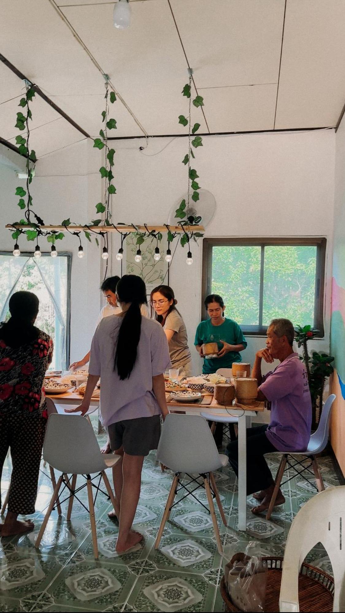 Positive Energy Homestay And Guide In Chiangkhan Chiang Khan Bagian luar foto