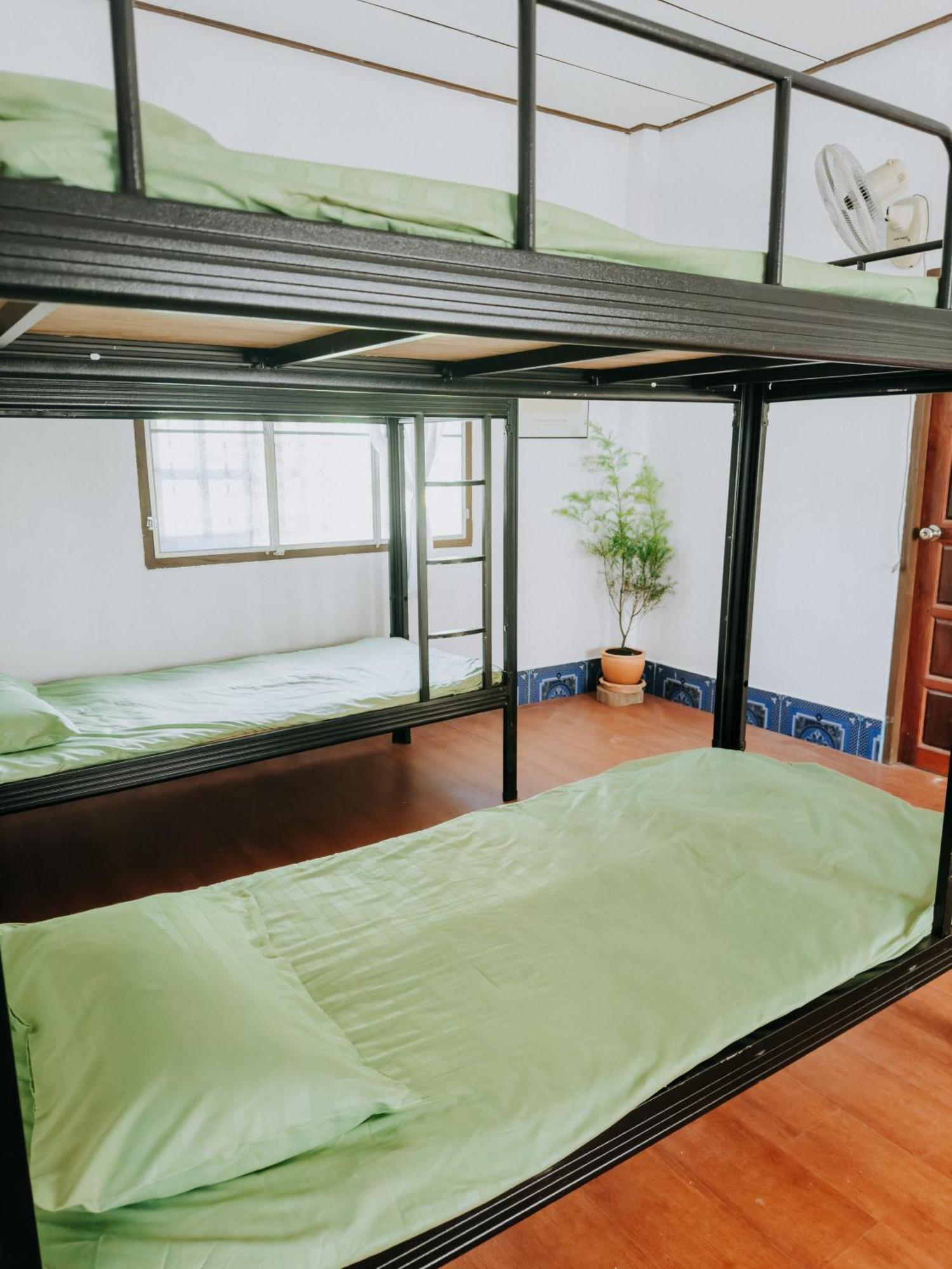 Positive Energy Homestay And Guide In Chiangkhan Chiang Khan Bagian luar foto