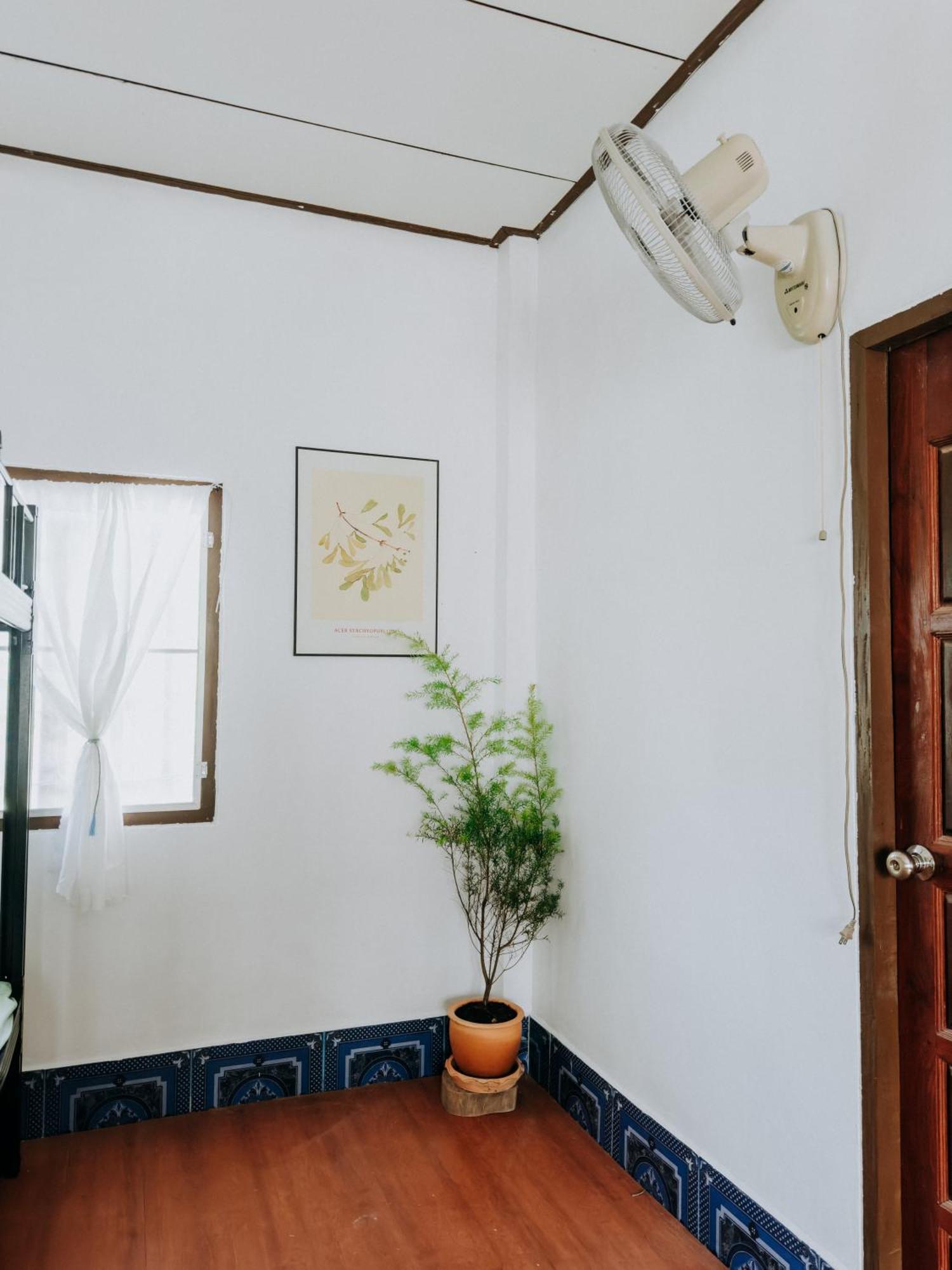 Positive Energy Homestay And Guide In Chiangkhan Chiang Khan Bagian luar foto
