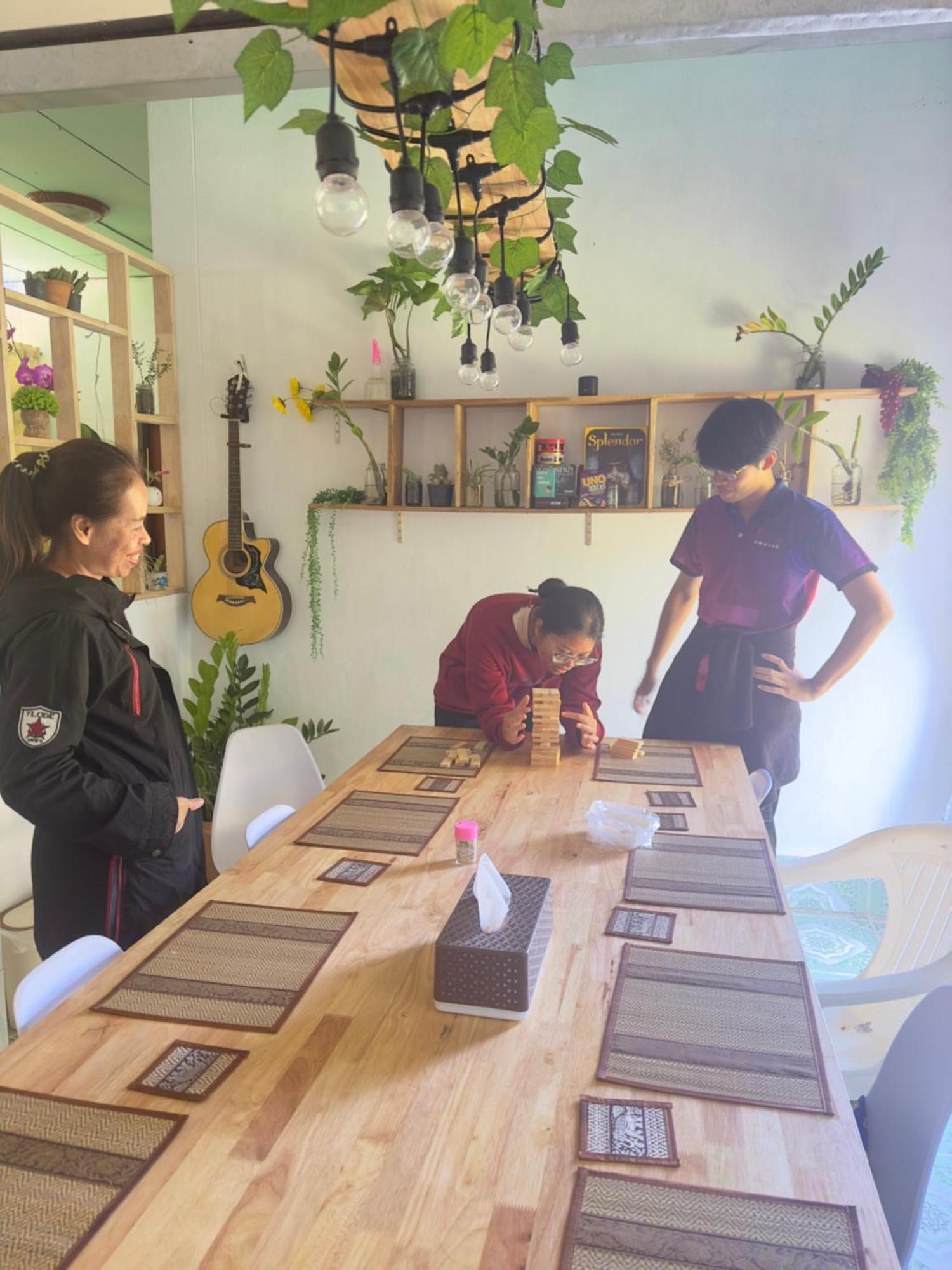 Positive Energy Homestay And Guide In Chiangkhan Chiang Khan Bagian luar foto